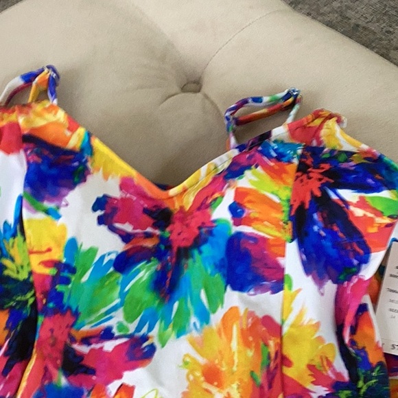 Colorful Floral Woman’s Size 14 Tankini 
New w tags 
Swim solutions - Picture 2 of 4